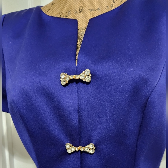 ALEX EVENINGS 2 piece skirt set. Radiant Blue with sparkly buttons. Size 6 - Picture 2 of 16